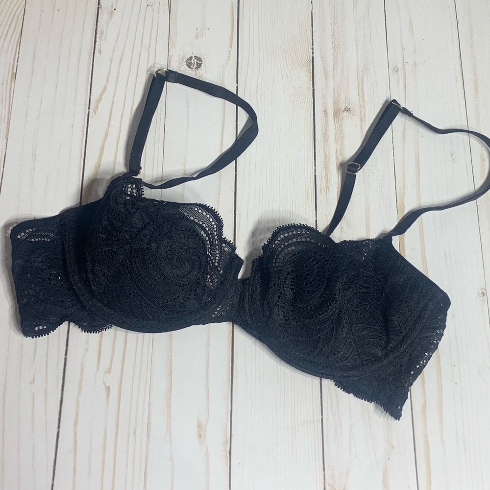 Victoria’s Secret Partially Lined Lace Bra 34B